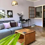Sunny Old Town Flat-Walk Everywhere-Sleeps 4 * Берн