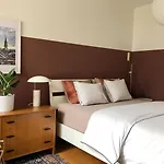 Sunny Old Town Flat-Walk Everywhere-Sleeps 4 Апартаменти