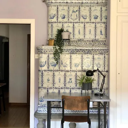 Sunny Old Town Flat-walk Everywhere-sleeps 4 דירה *