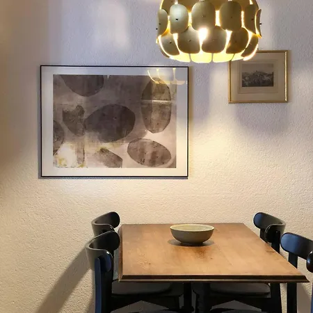 Apartamento Sunny Old Town Flat-walk Everywhere-sleeps 4 *