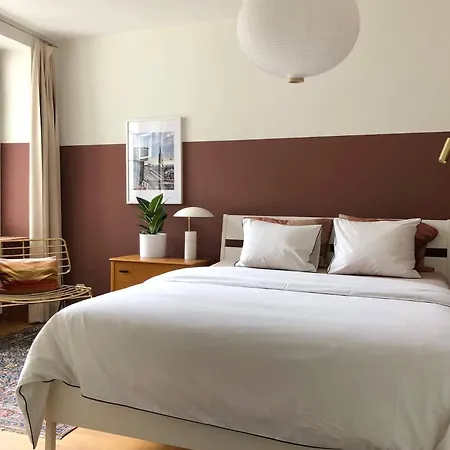 Unesco Queen Bed & Fast Wifi アパート ベルン