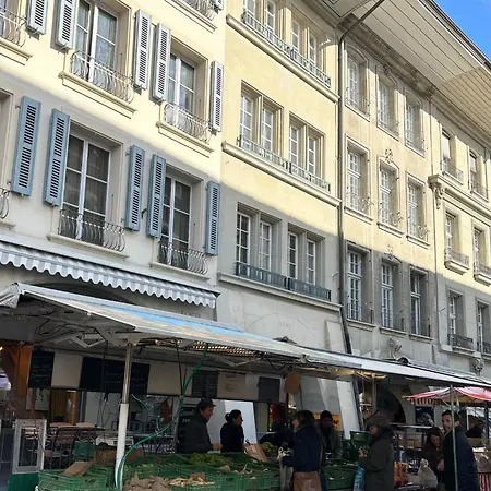 Sunny Old Town Flat-Walk Everywhere-Sleeps 4 Апартаменти *